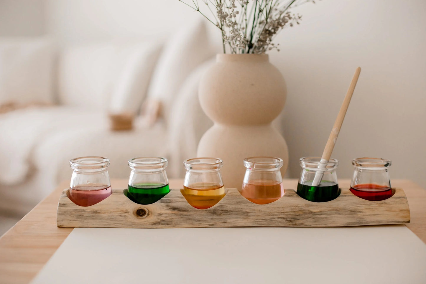 Artist’s Color Mixing Stand