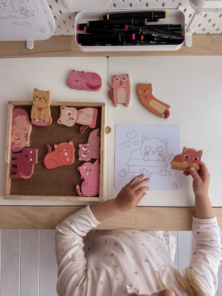 Artist’s Cat Figurines & Colouring Play Kit