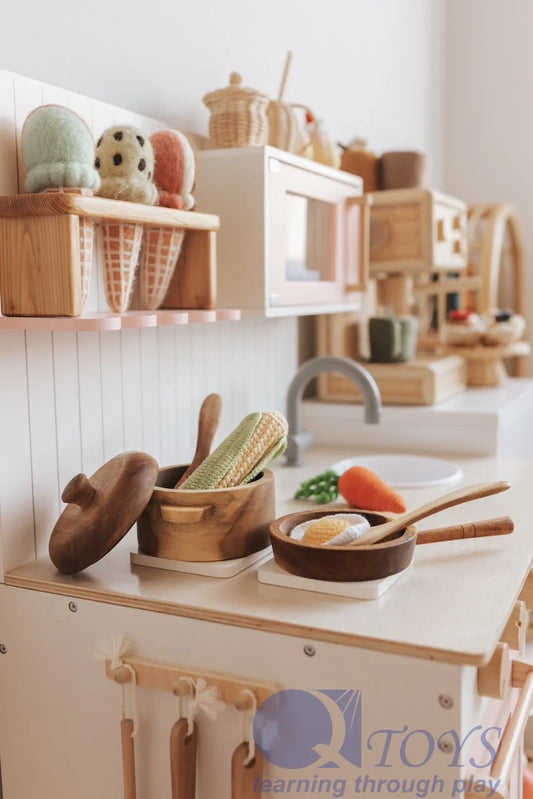 Chef's Wooden Mahogany Pan & Pot Kit